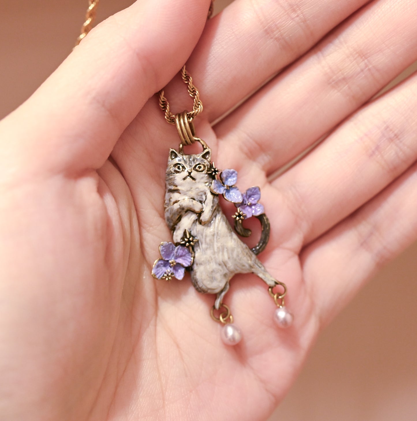 Gray tabby Meow Necklace - LLUNAA