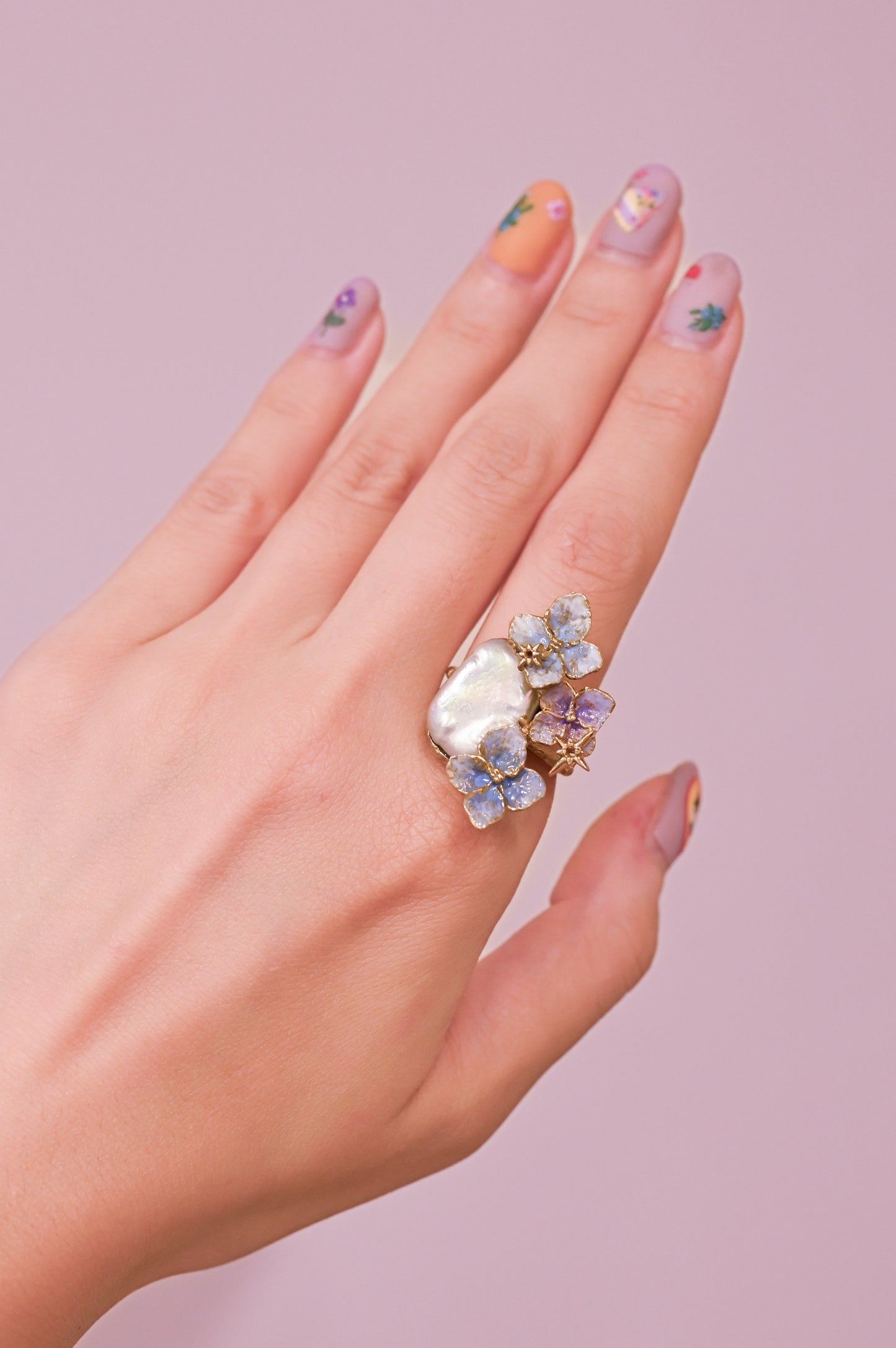 Hydrangea Flowers Baroque Pearl Ring - LLUNAA