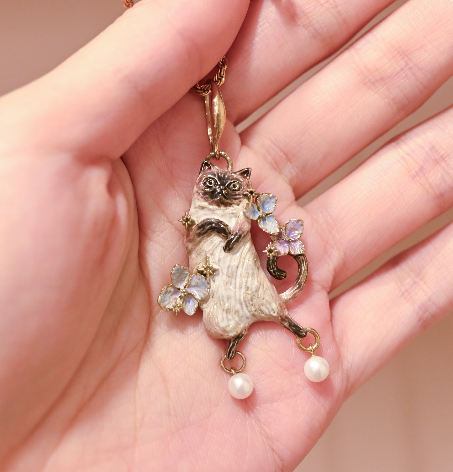 Siamese Meow Necklace - LLUNAA