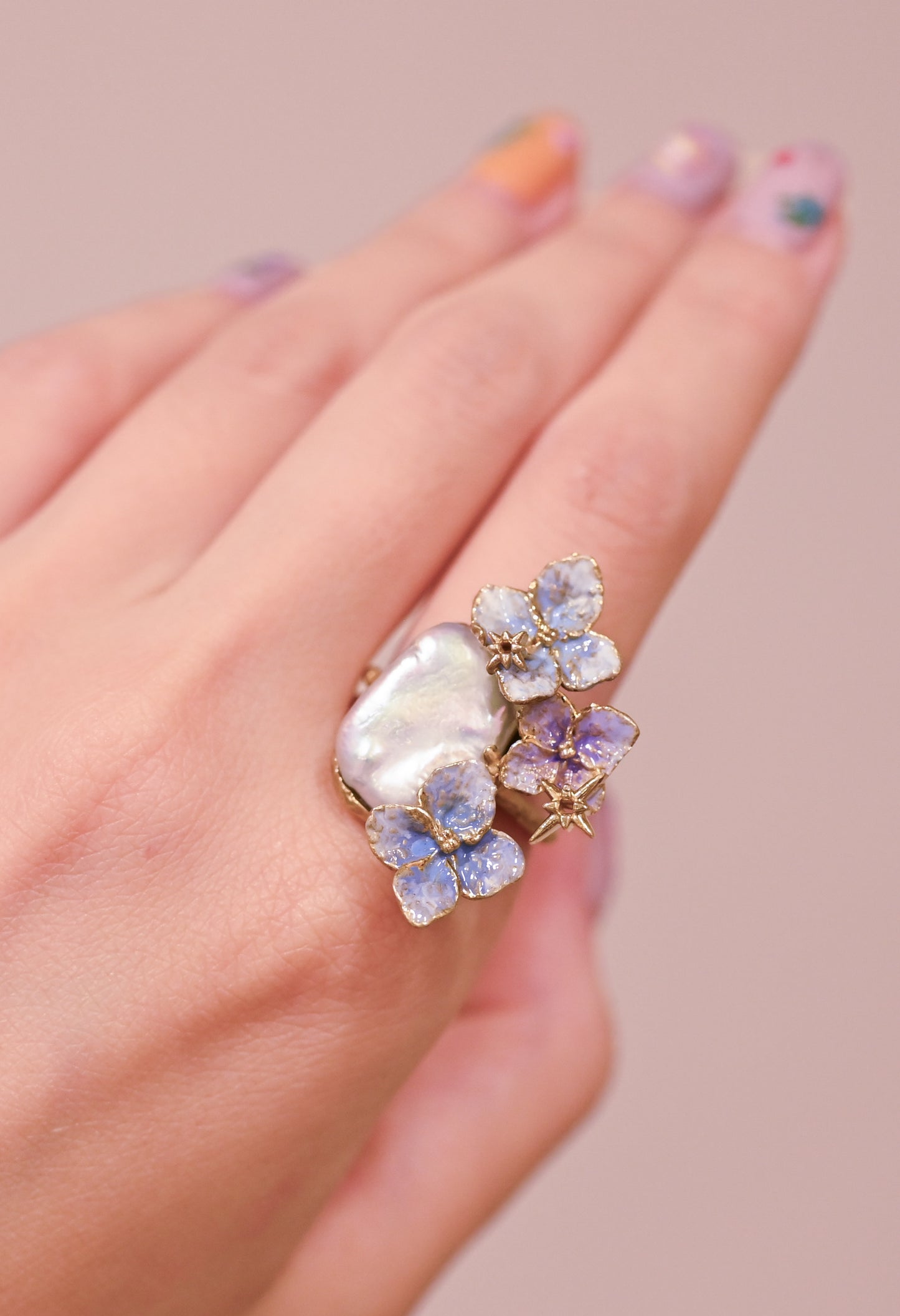 Hydrangea Flowers Baroque Pearl Ring - LLUNAA