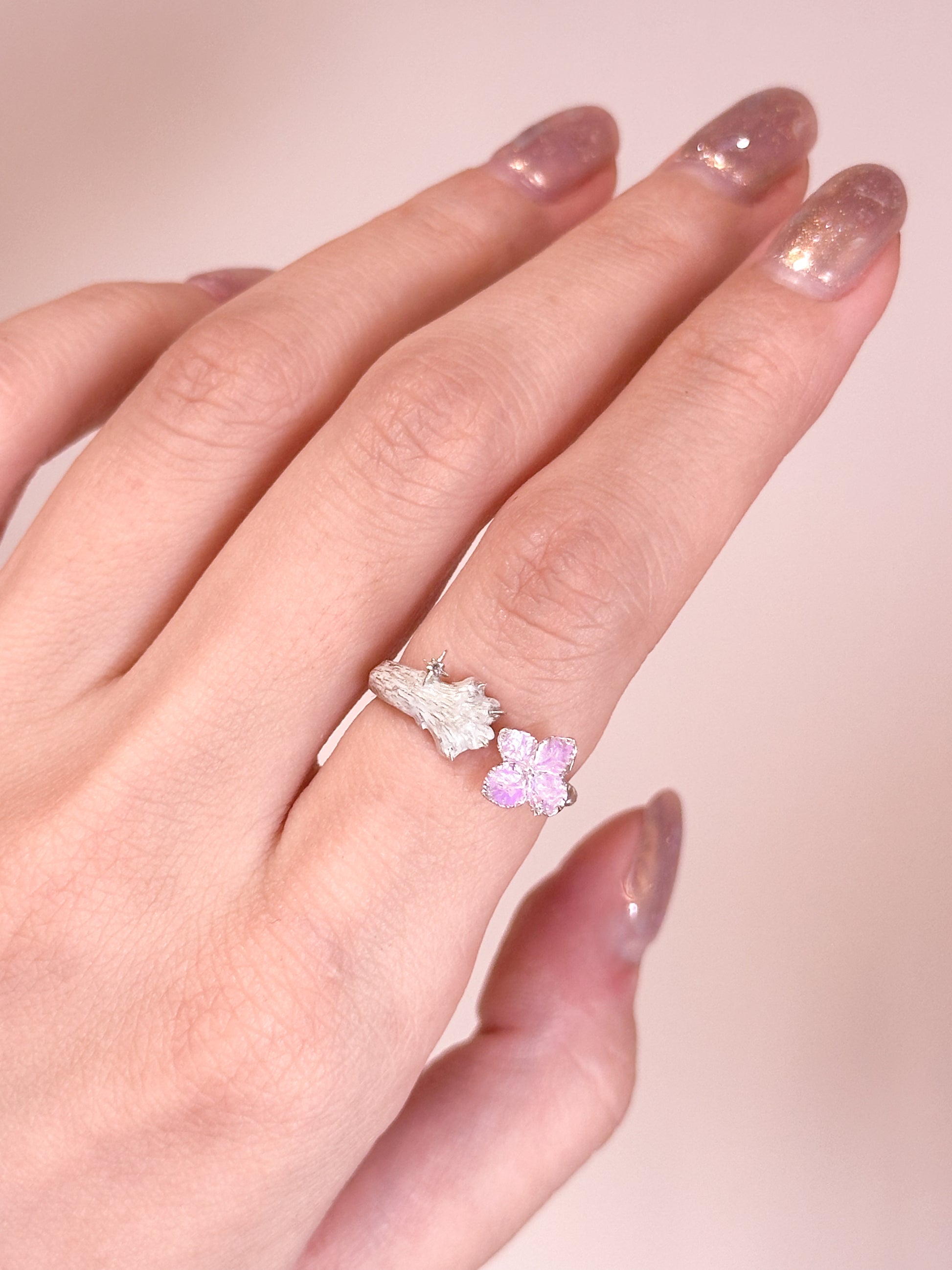 Meow’s Paw Ring - LLUNAA