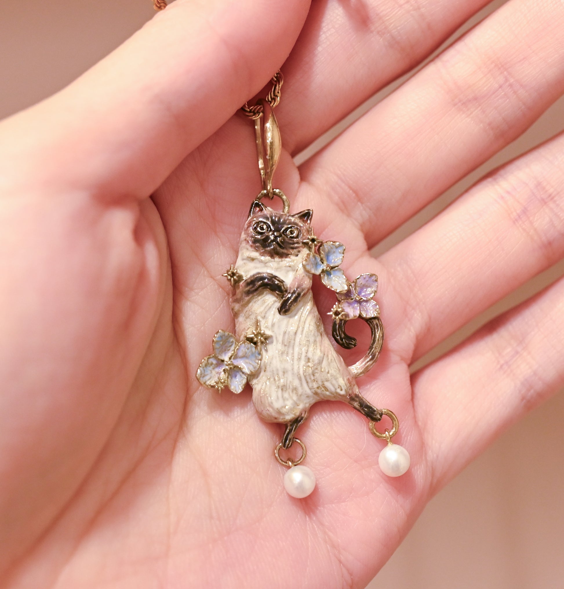Siamese Meow Necklace - LLUNAA