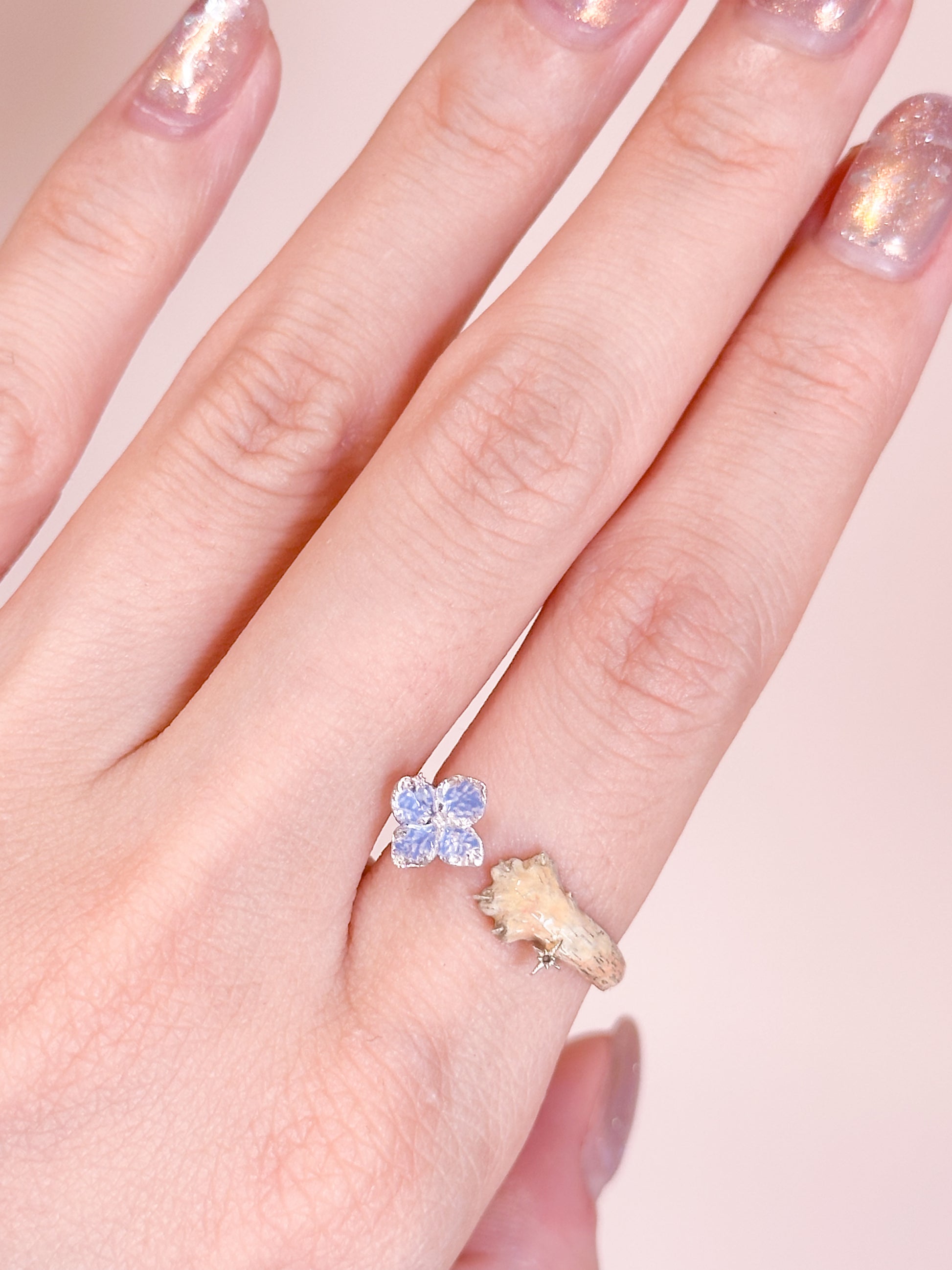 Meow’s Paw Ring - LLUNAA